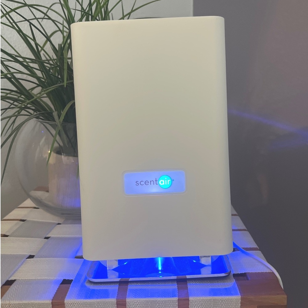 ScentAir Whisper Home Smart Diffuser White Wi-Fi App Controlled SWD3000